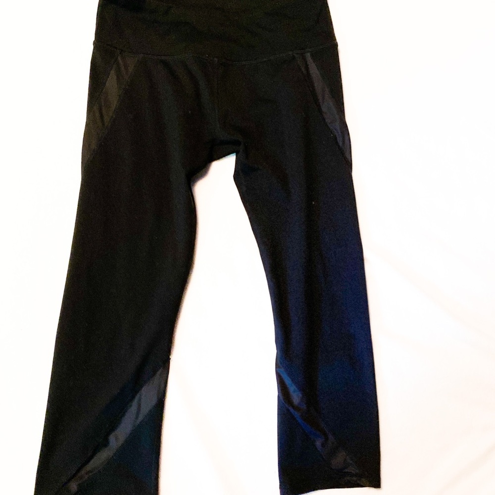 Athletic leggings